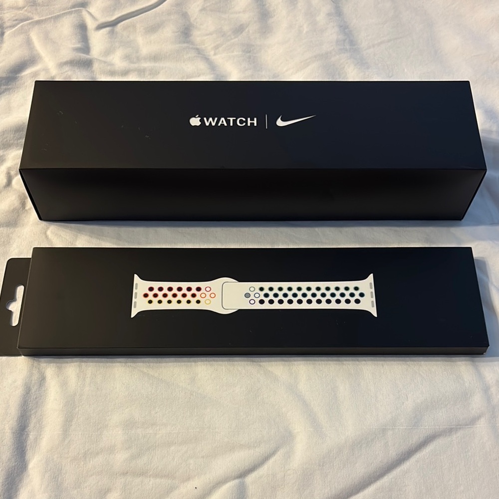 Apple Smartwatch with Nike sport band (rainbow)